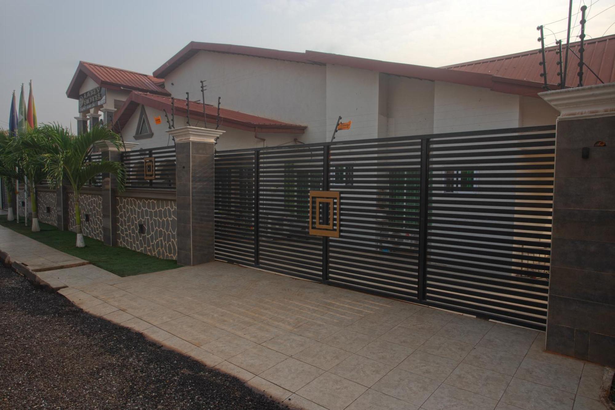 Labev Hotel Kumasi Kültér fotó